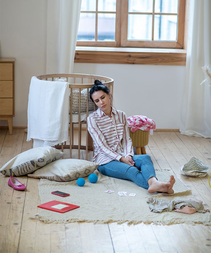 Woman Expects Cousin To Babysit Instead Of Attending School, Goes “Near Mental” When She Says No