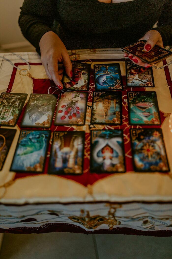 “She Pulled That From Thin Air”: 32 Things Psychics Predicted That Ended Up Becoming True