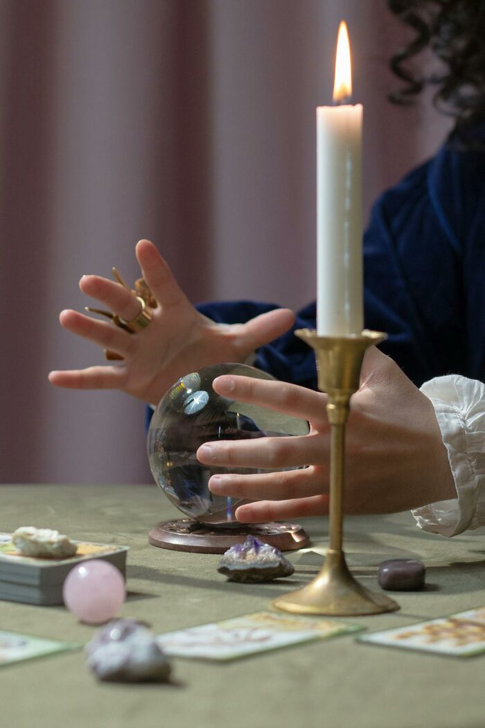 “She Pulled That From Thin Air”: 32 Things Psychics Predicted That Ended Up Becoming True