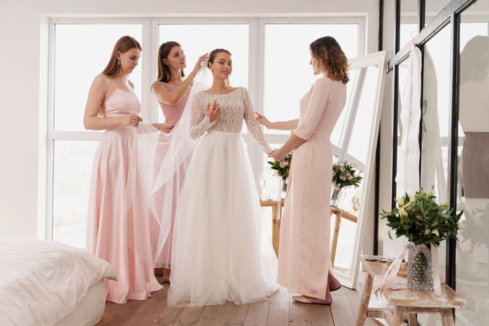 MIL Tries To Be The Center Of Attention At Son’s Wedding, Newlyweds Let Her Ruin It By Herself