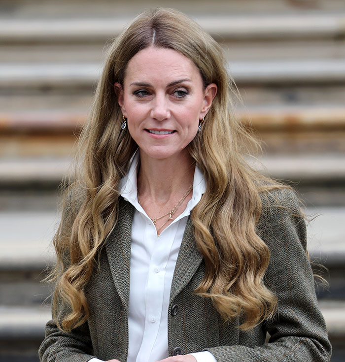After Trolls Tell Kate Middleton To “Buy A Decent Wig,” Princess Diana’s Hairdresser Fires Back