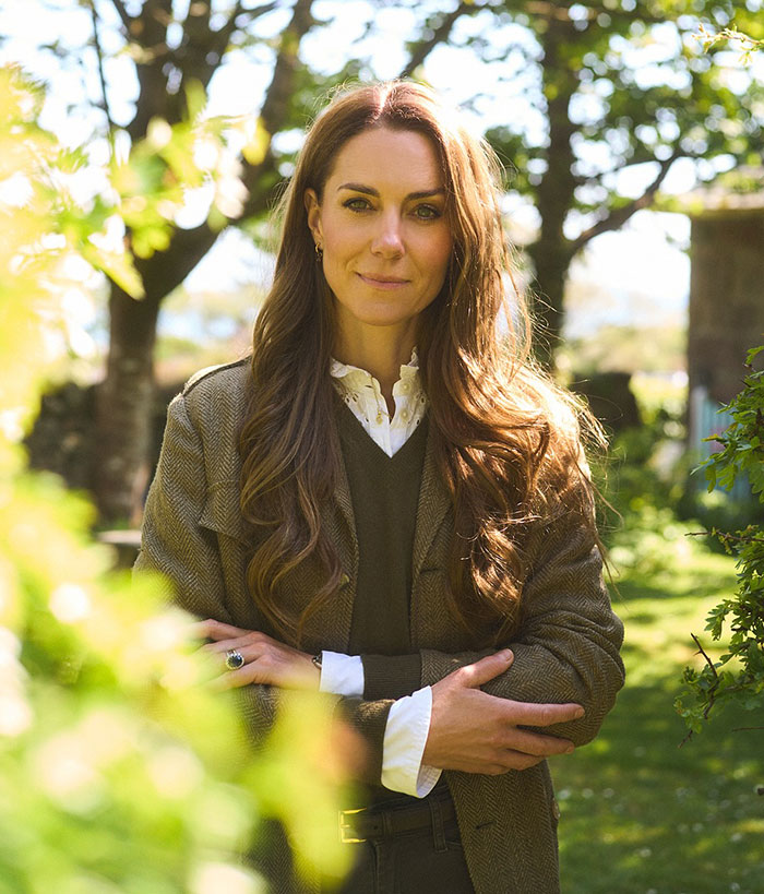 After Trolls Tell Kate Middleton To “Buy A Decent Wig,” Princess Diana’s Hairdresser Fires Back