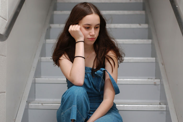 19YO Forced To Be A Parent To Little Sis, Irked As It&#8217;s Not Expected From Her Brother Too