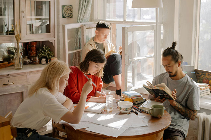 &#8220;AITA For Refusing To Leave My Apartment Because Of My Muslim Roommate&#8217;s Conservative Mom?&#8221;