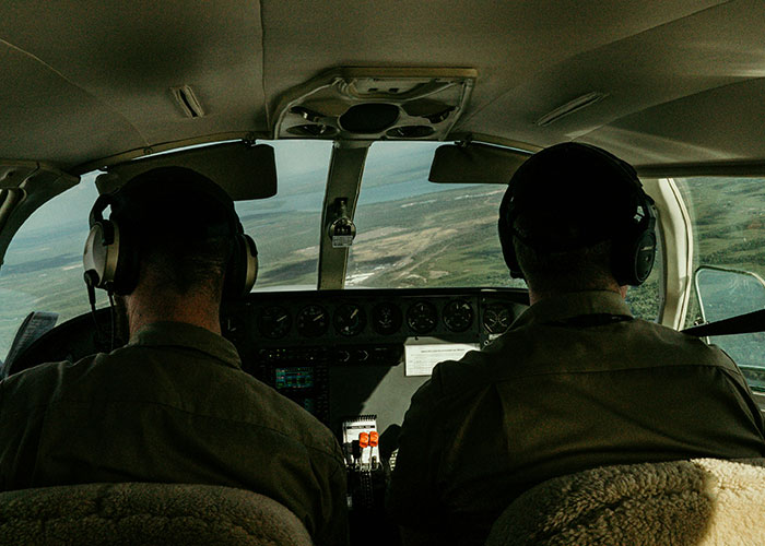 Teens Are Too Fat To Fly In A Small Private Plane, Their Mom Has A Meltdown