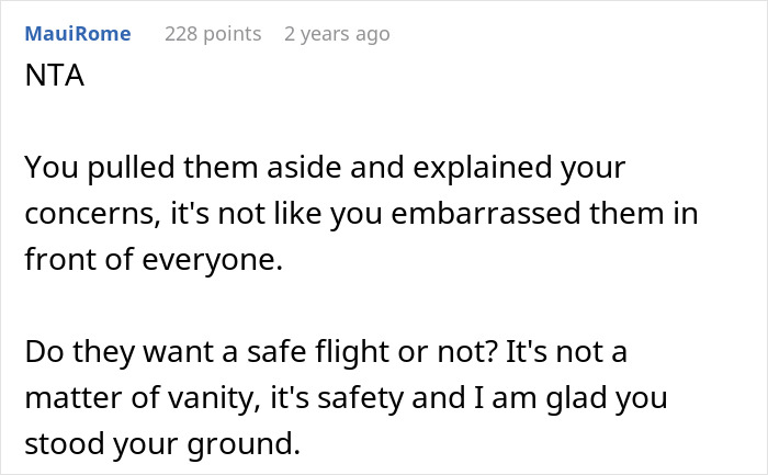 Teens Are Too Fat To Fly In A Small Private Plane, Their Mom Has A Meltdown