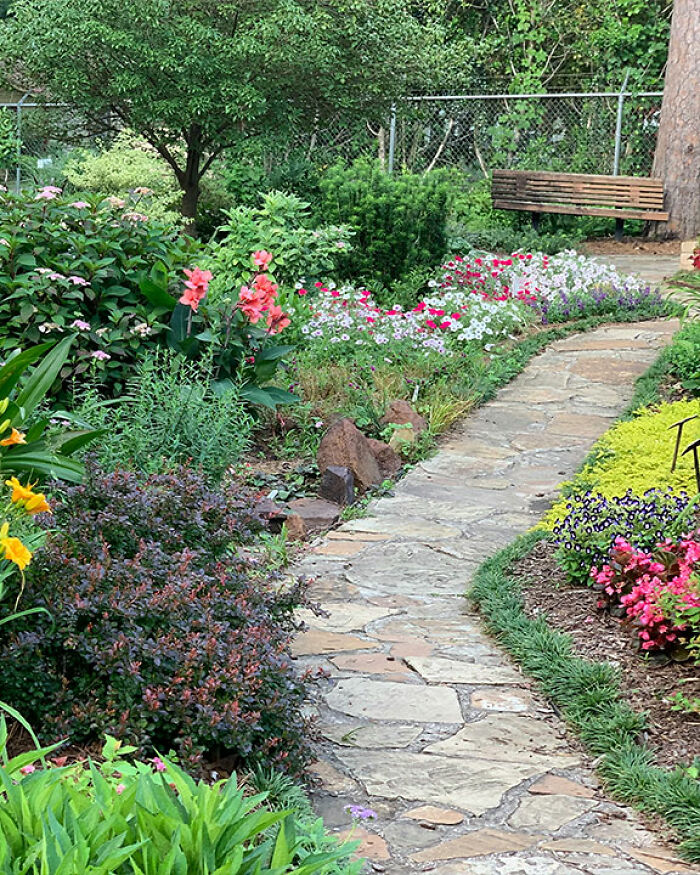 &#8220;Call The Cops&#8221;: Man&#8217;s Ongoing Plant Feud With House&#8217;s Former Owner Goes Viral