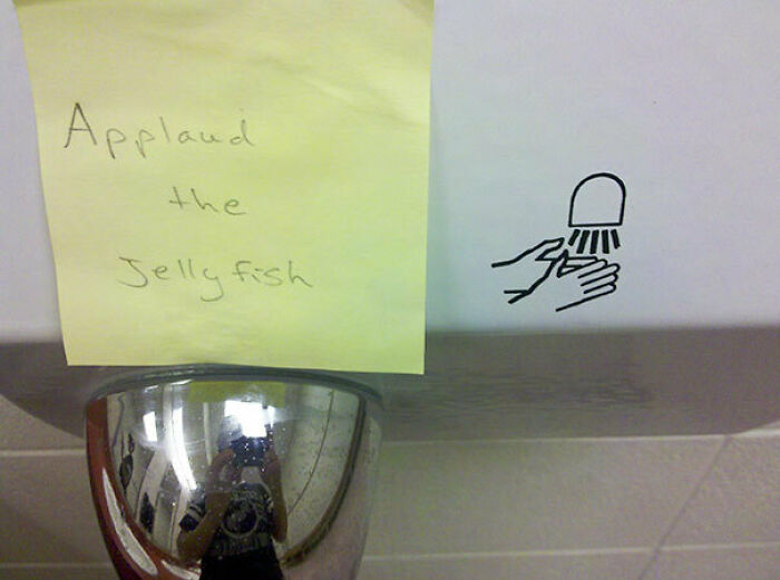 67 Acts Of Harmless Vandalism That Spread More Joy Instead Of Anger, Captured In Random Places
