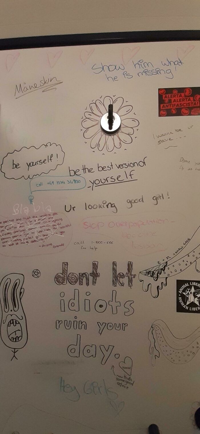 67 Acts Of Harmless Vandalism That Spread More Joy Instead Of Anger, Captured In Random Places