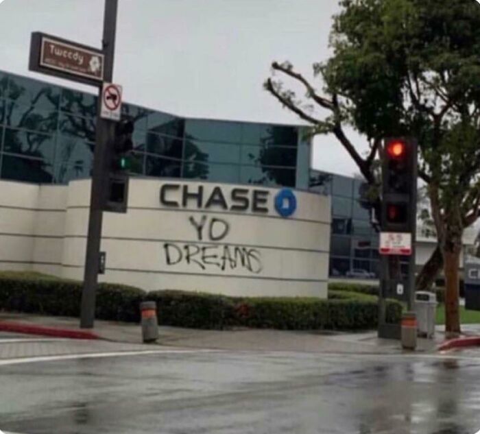 67 Acts Of Harmless Vandalism That Spread More Joy Instead Of Anger, Captured In Random Places