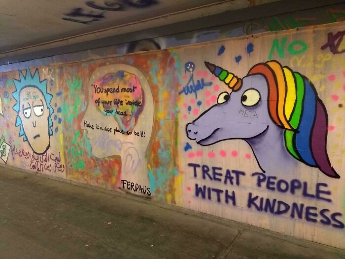 67 Acts Of Harmless Vandalism That Spread More Joy Instead Of Anger, Captured In Random Places