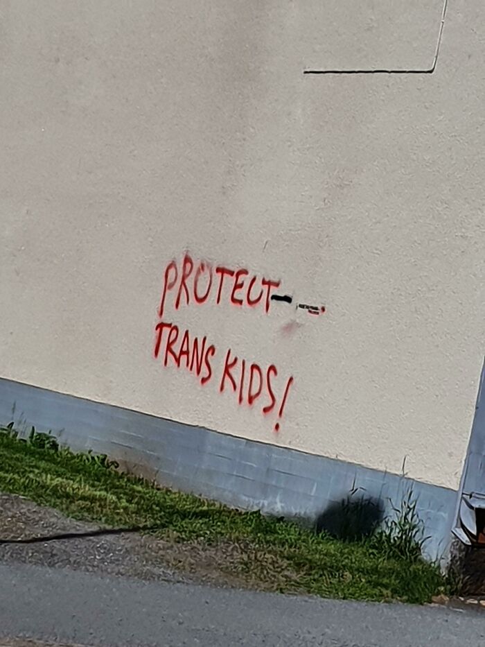 67 Acts Of Harmless Vandalism That Spread More Joy Instead Of Anger, Captured In Random Places
