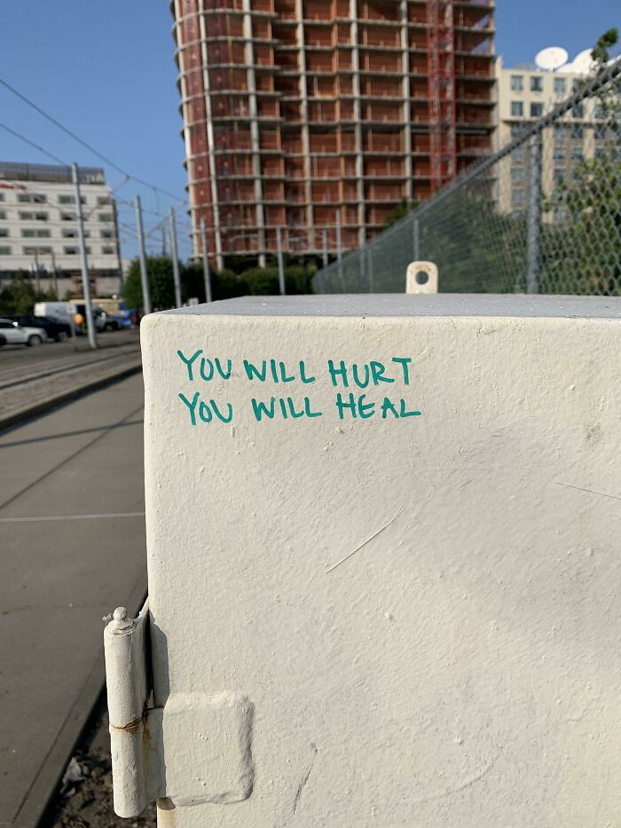 67 Acts Of Harmless Vandalism That Spread More Joy Instead Of Anger, Captured In Random Places
