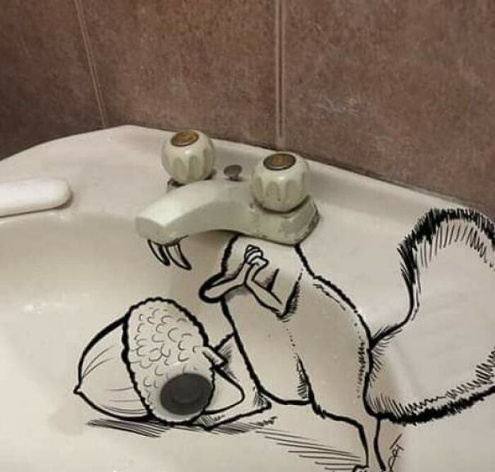 67 Acts Of Harmless Vandalism That Spread More Joy Instead Of Anger, Captured In Random Places