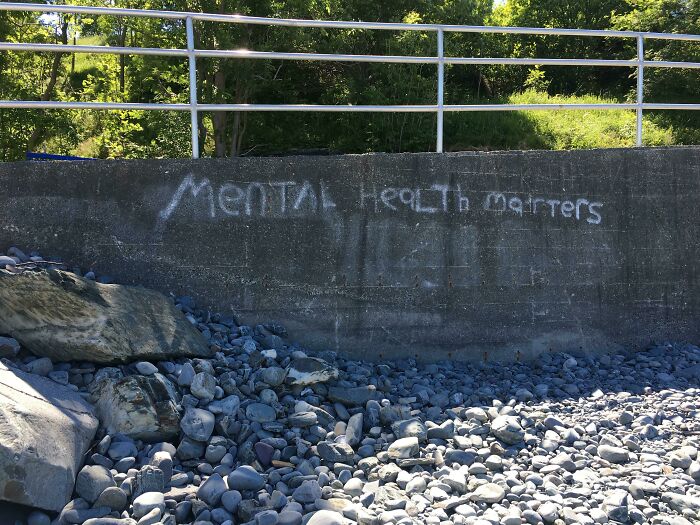 67 Acts Of Harmless Vandalism That Spread More Joy Instead Of Anger, Captured In Random Places