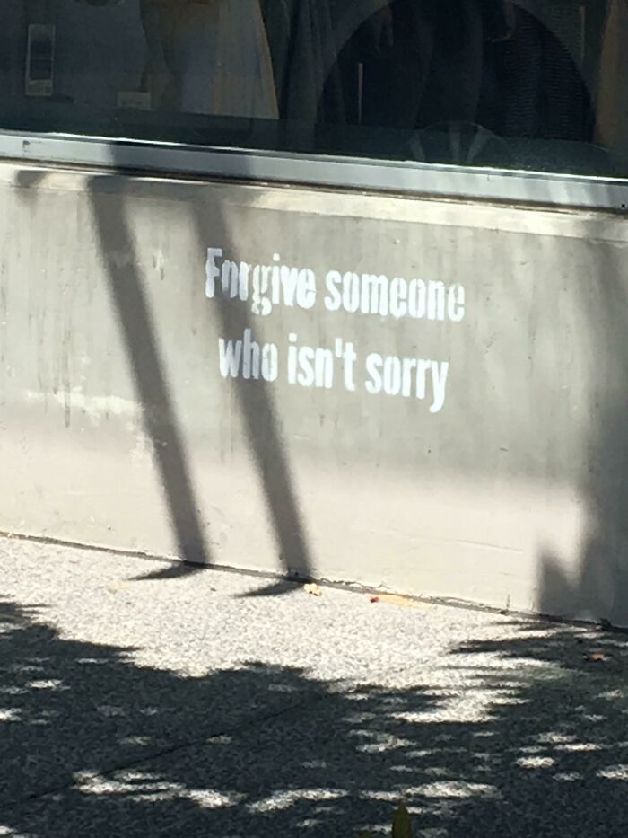 67 Acts Of Harmless Vandalism That Spread More Joy Instead Of Anger, Captured In Random Places
