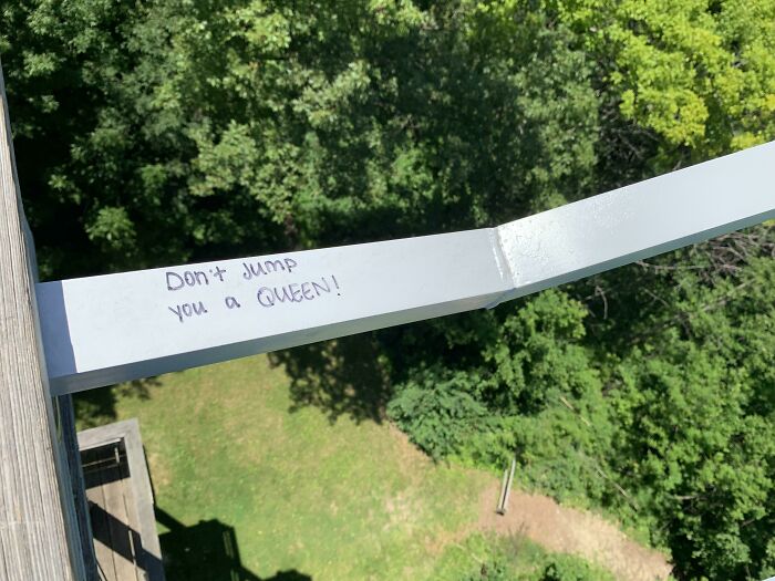 67 Acts Of Harmless Vandalism That Spread More Joy Instead Of Anger, Captured In Random Places
