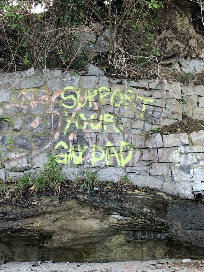67 Acts Of Harmless Vandalism That Spread More Joy Instead Of Anger, Captured In Random Places