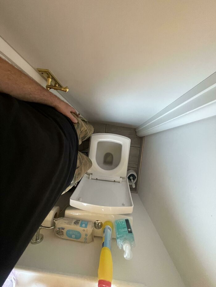 66 Hilariously Bad Jobs Done By Someone Who Just Wanted To Get It Over With And It Shows