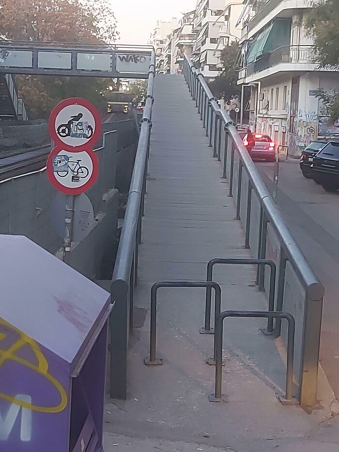 66 Hilariously Bad Jobs Done By Someone Who Just Wanted To Get It Over With And It Shows
