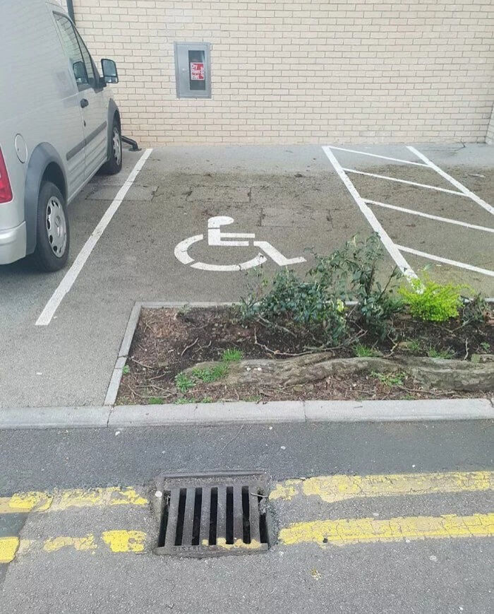 66 Hilariously Bad Jobs Done By Someone Who Just Wanted To Get It Over With And It Shows