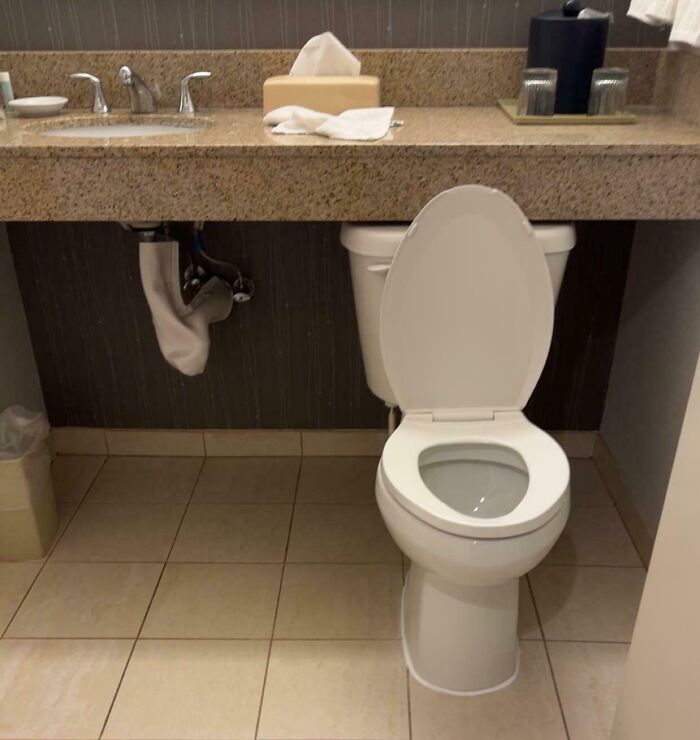 66 Hilariously Bad Jobs Done By Someone Who Just Wanted To Get It Over With And It Shows