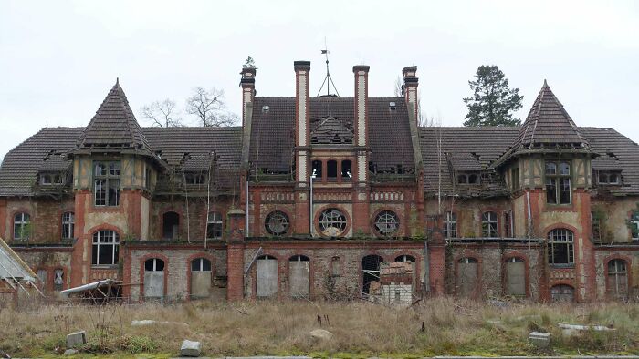 34 Abandoned Places You Probably Will Never Want To Visit