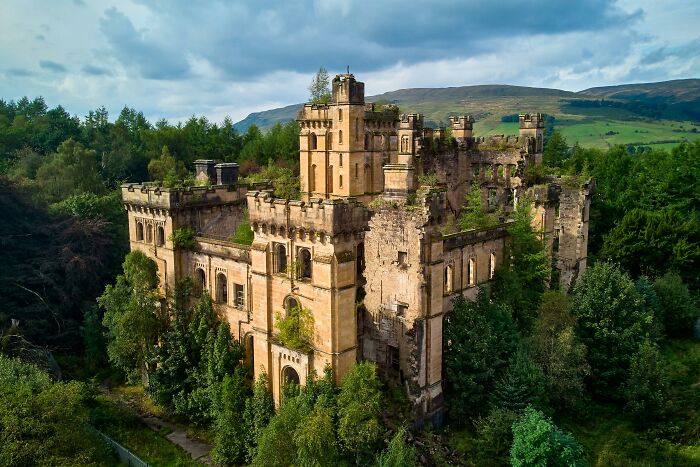 34 Abandoned Places You Probably Will Never Want To Visit