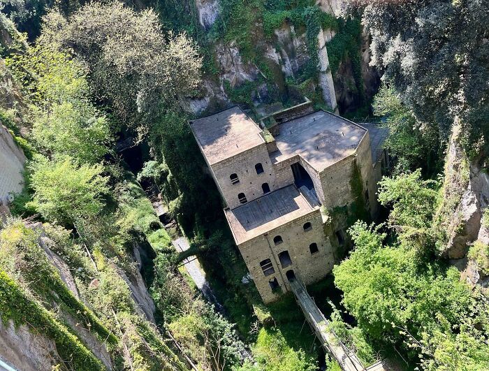34 Abandoned Places You Probably Will Never Want To Visit