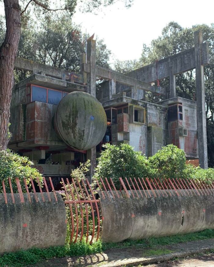 34 Abandoned Places You Probably Will Never Want To Visit