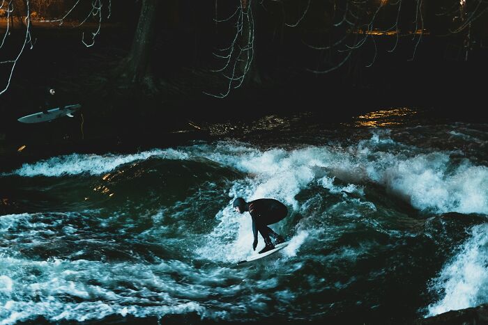 &#8220;He Landed On His Dog&#8221;: 66 Ways People Died That Are Almost Hard To Believe