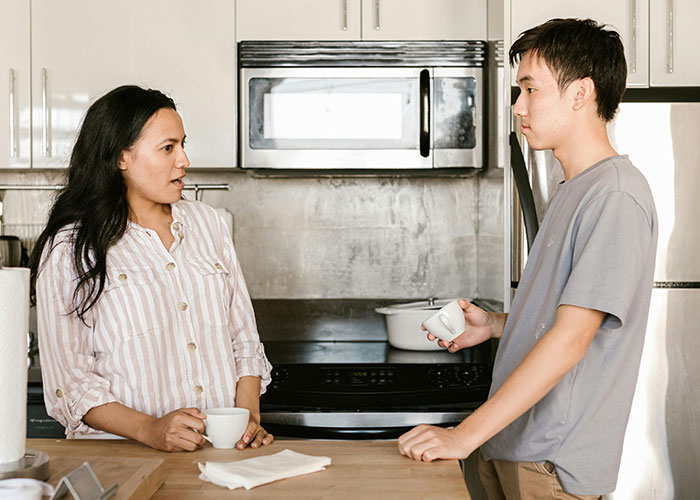 Roommate Kept Stealing Leftovers, So Guy Baked A Habanero Cake To Teach Him A Lesson