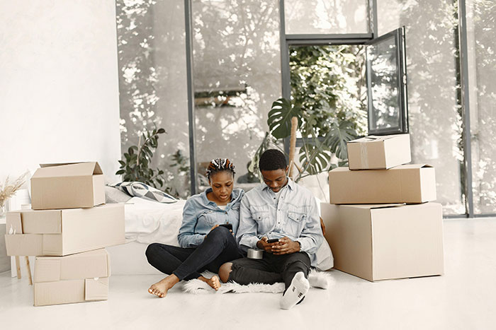 Lady Feels She Can Keep Late Ex-BF&#8217;s Memory Box But Hubs Can&#8217;t Keep One Of Ex-GF, Gets Reality Check