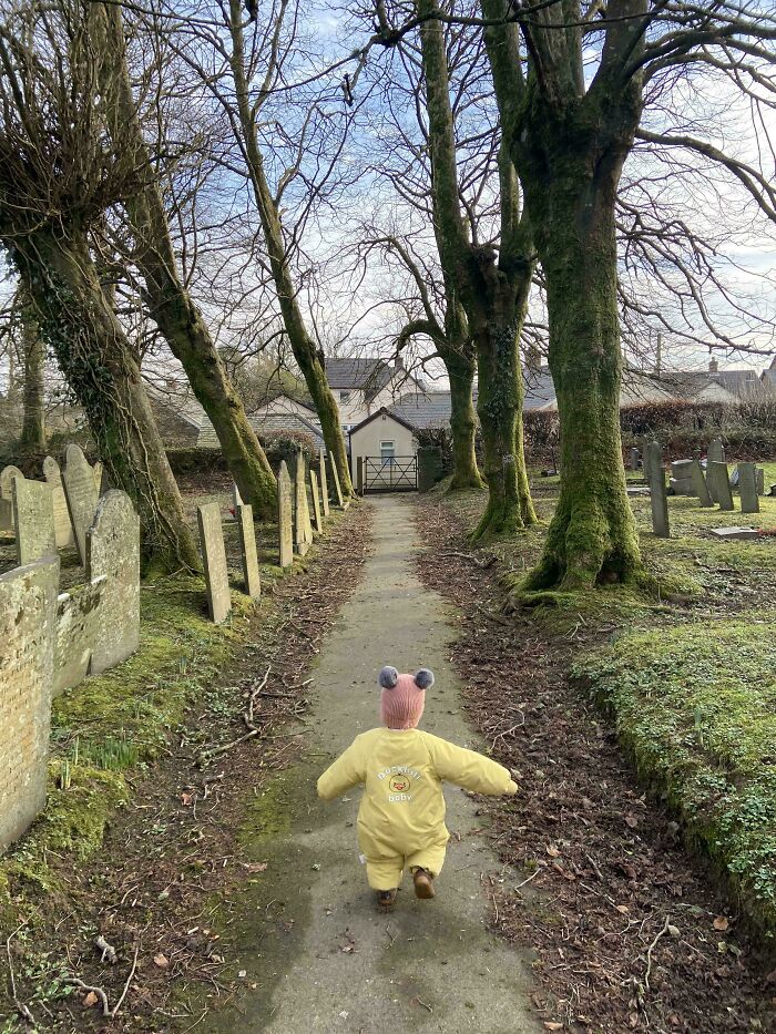 98 Wholesome Photos Showing Dads Doing Their Best Parenting Moments (New Pics)