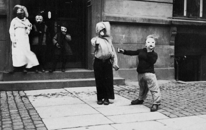 83 Historical Photos That Are Too Weird, Wild, Or Wonderful To Be Forgotten
