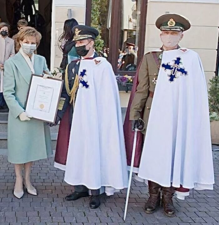 48 Times Wearing A Uniform Was More Funny Than Impressive
