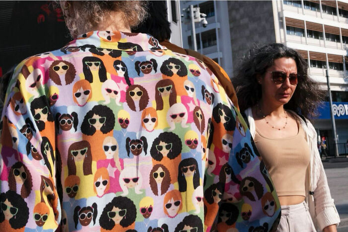 36 New Street Photographs By This Photographer Who Proves That Timing Is Everything