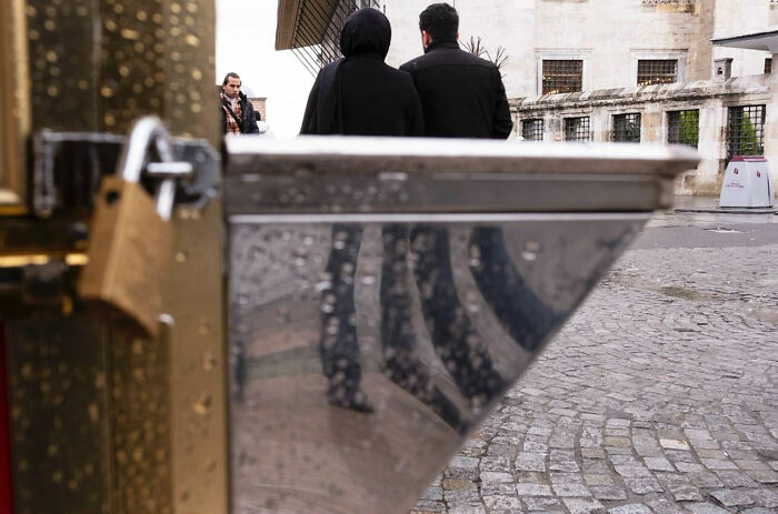 36 New Street Photographs By This Photographer Who Proves That Timing Is Everything