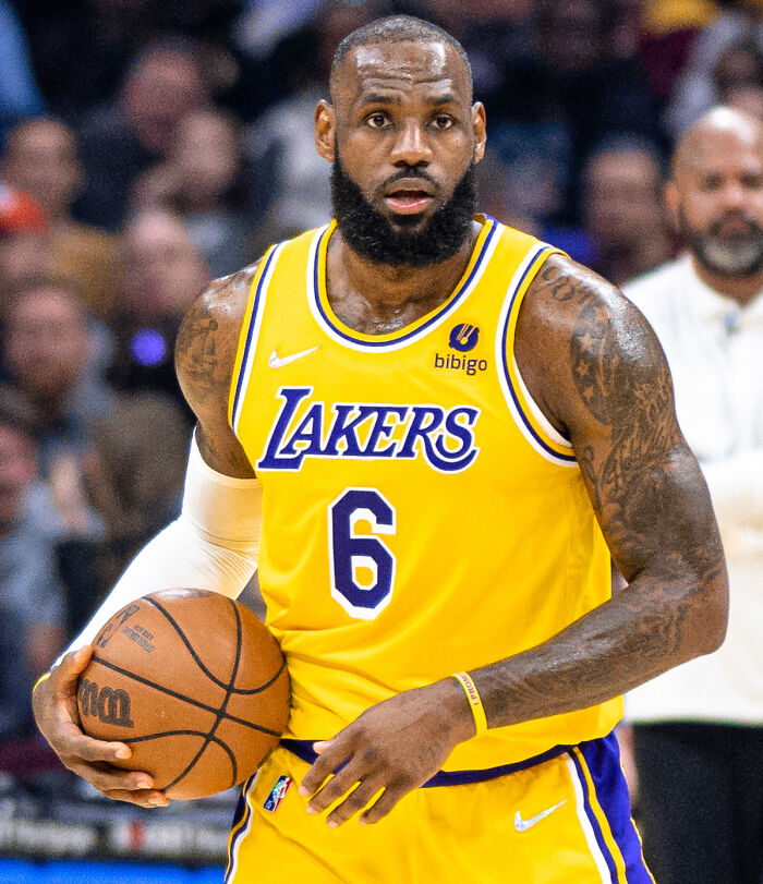 50 Must-See Photos That Reveal The Highest Paid Athletes Of 2025
