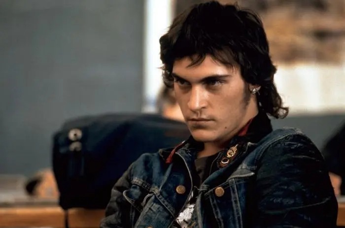 31 Iconic Photos Of Actors Who Were The Ultimate Heartthrobs Of Their Time