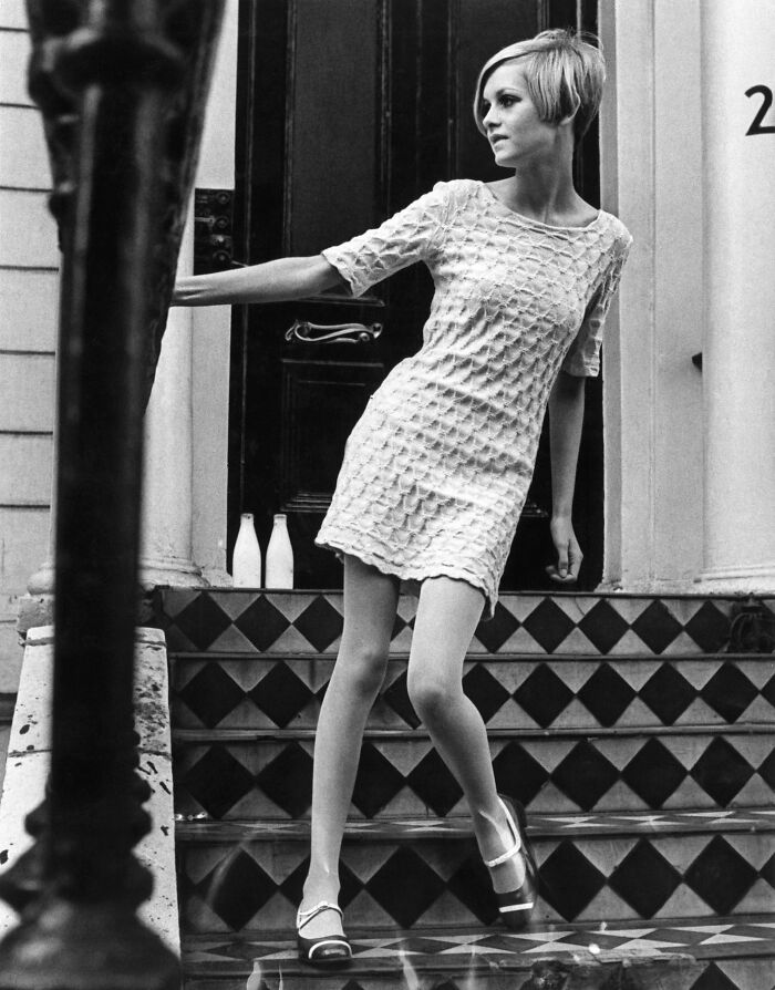 20 Striking Photos Revealing How Beauty Standards Have Changed Throughout History