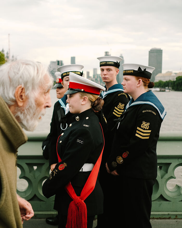 24 Photos Showcasing London’s Mood After The Queen’s Passing, By Paul Harrison