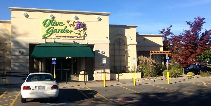 &#8220;Maybe If You Hadn&#8217;t Boned Our Son’s Girlfriend&#8221;: 111 Crazy Stories Servers Overheard