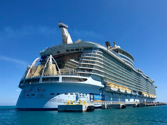 &#8220;No Longer Enjoy Traveling To The Bahamas&#8221;: 66 Complaints From Rich People That Might Make You Roll Your Eyes