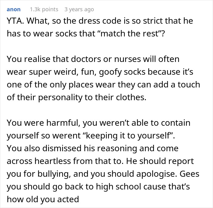 Woman Mocks Colleague’s Penguin Socks, Red-Faced When He Says Late Wife Knitted Them For Him