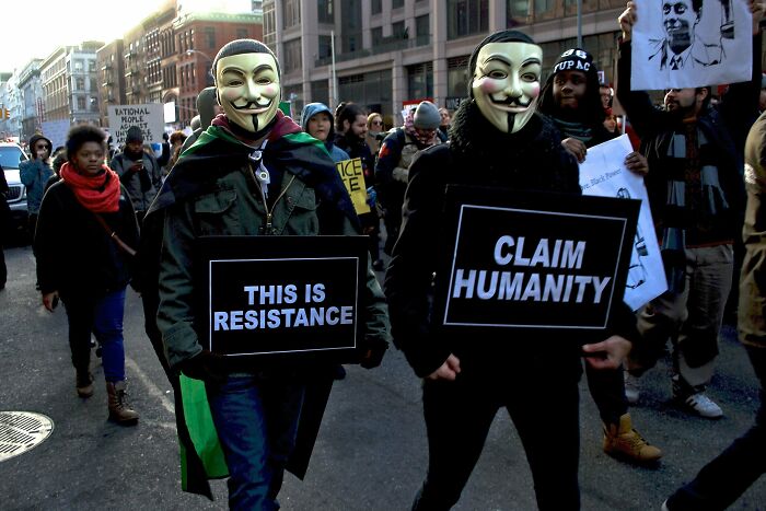 “Chaotic Good”: 57 People Who Did The Right Thing, Their Own Way (New Pics)