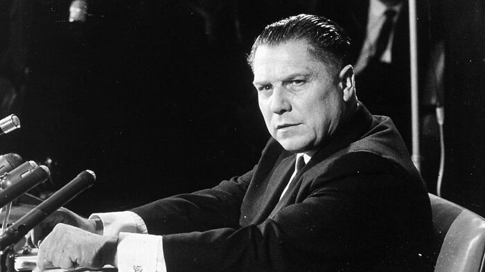 “Spawned Numerous Conspiracy Theories”: 39 Celebrities Who Vanished Without A Trace