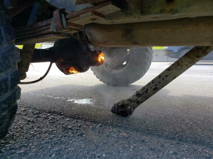 69 Times Car Mechanics Had To Take Pics Of What They Were Dealing With So Others Would Believe Them