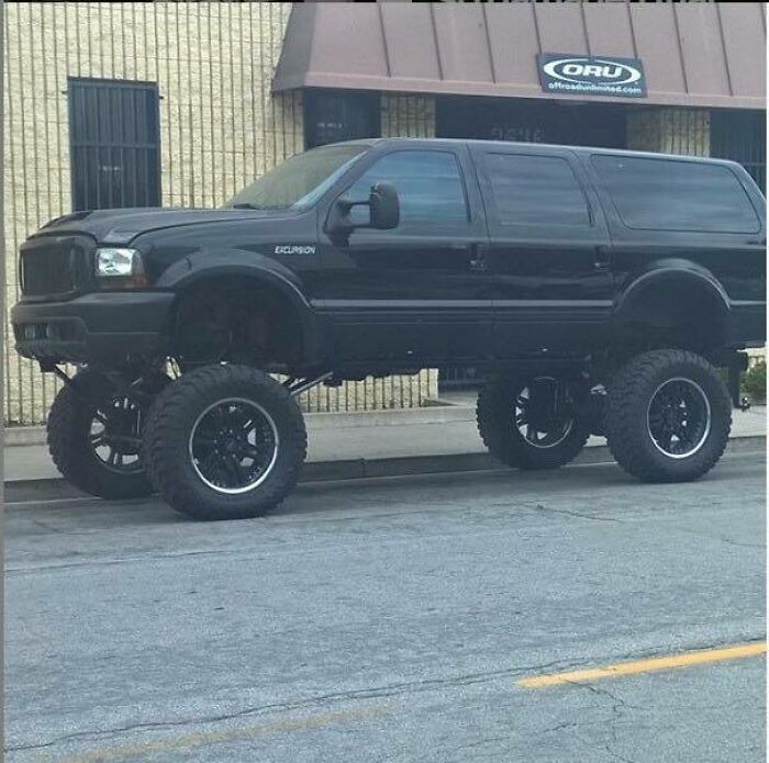 69 Times Car Mechanics Had To Take Pics Of What They Were Dealing With So Others Would Believe Them