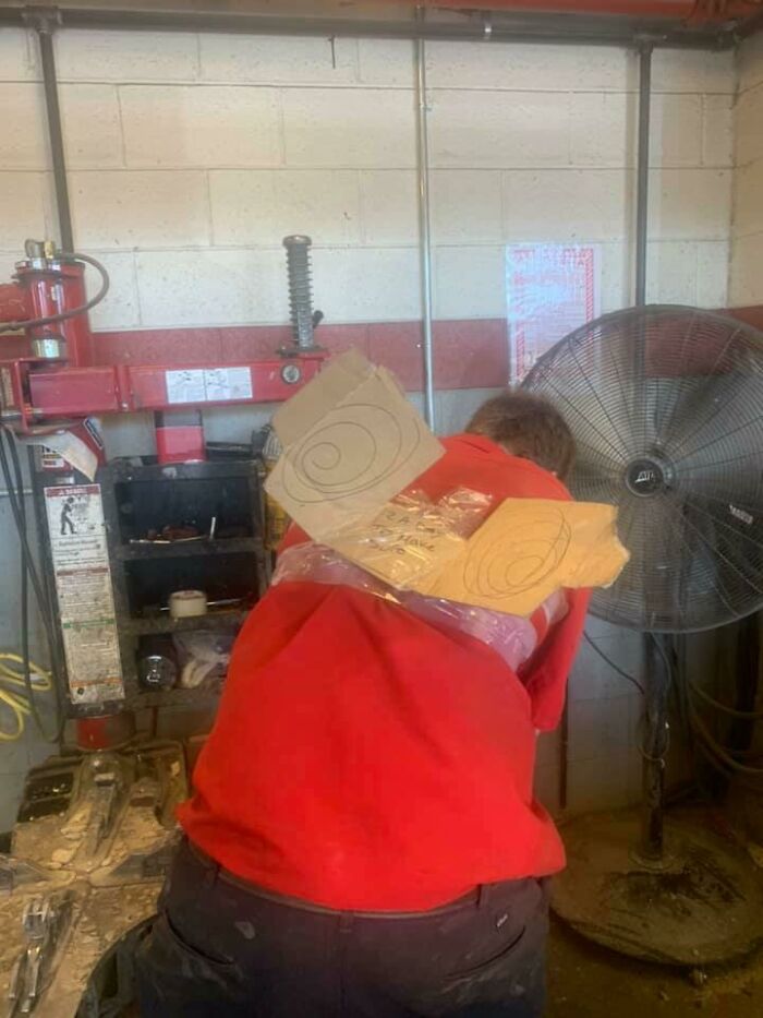 69 Times Car Mechanics Had To Take Pics Of What They Were Dealing With So Others Would Believe Them